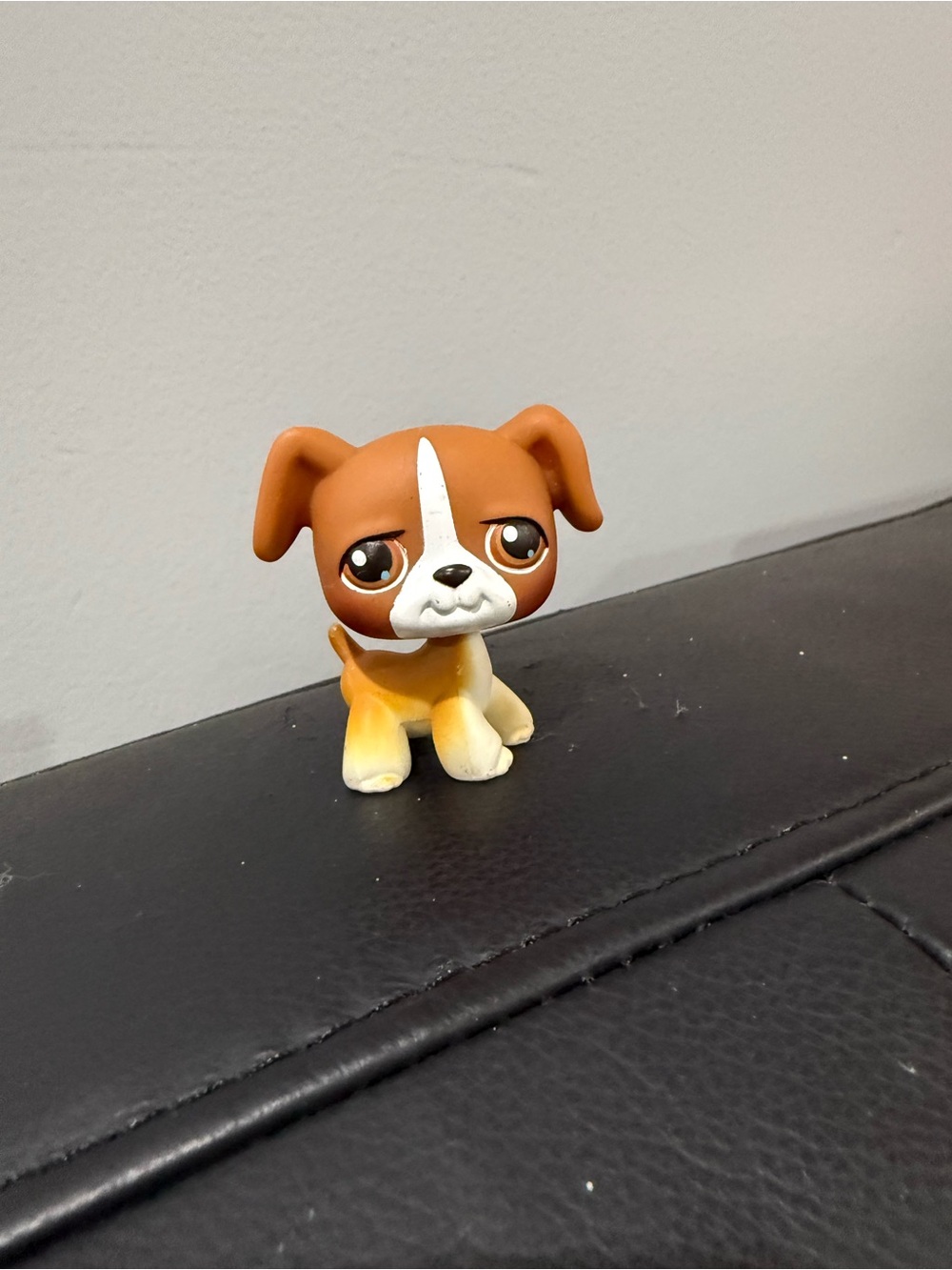 LPS Littlest Pet Shop Authentic #25 Boxer Dog Brown and White 2004 Uncommon